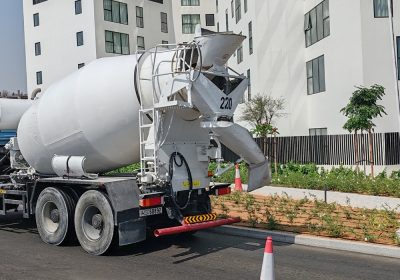 Concrete,Mixture,,White,Color,Concrete,Mixture,For,Delivery,Of,Concrete